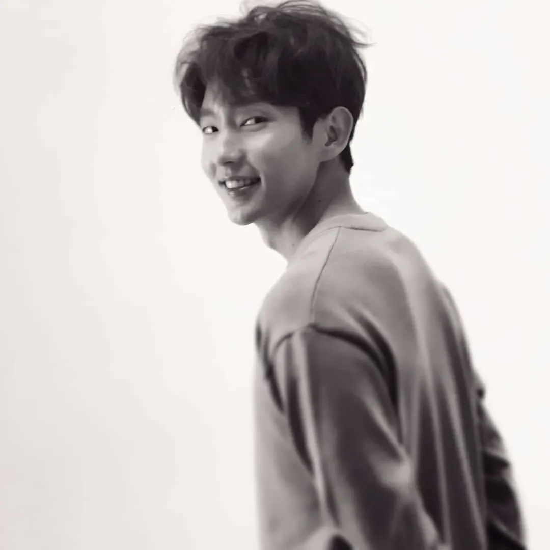 Recent activity shot of Lee Joongi