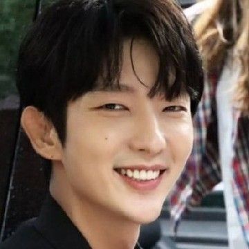 李準基的最新照片