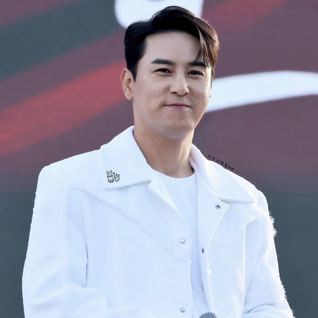 チャン・ミンホの最近の活動ショット