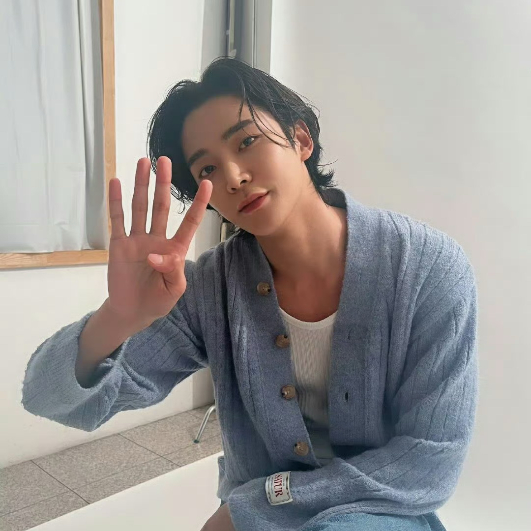 路云的最新照片