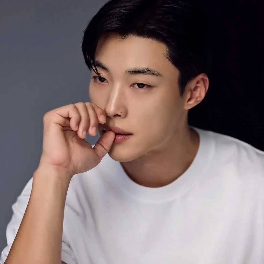 Recent activity shot of Woo Dohwan
