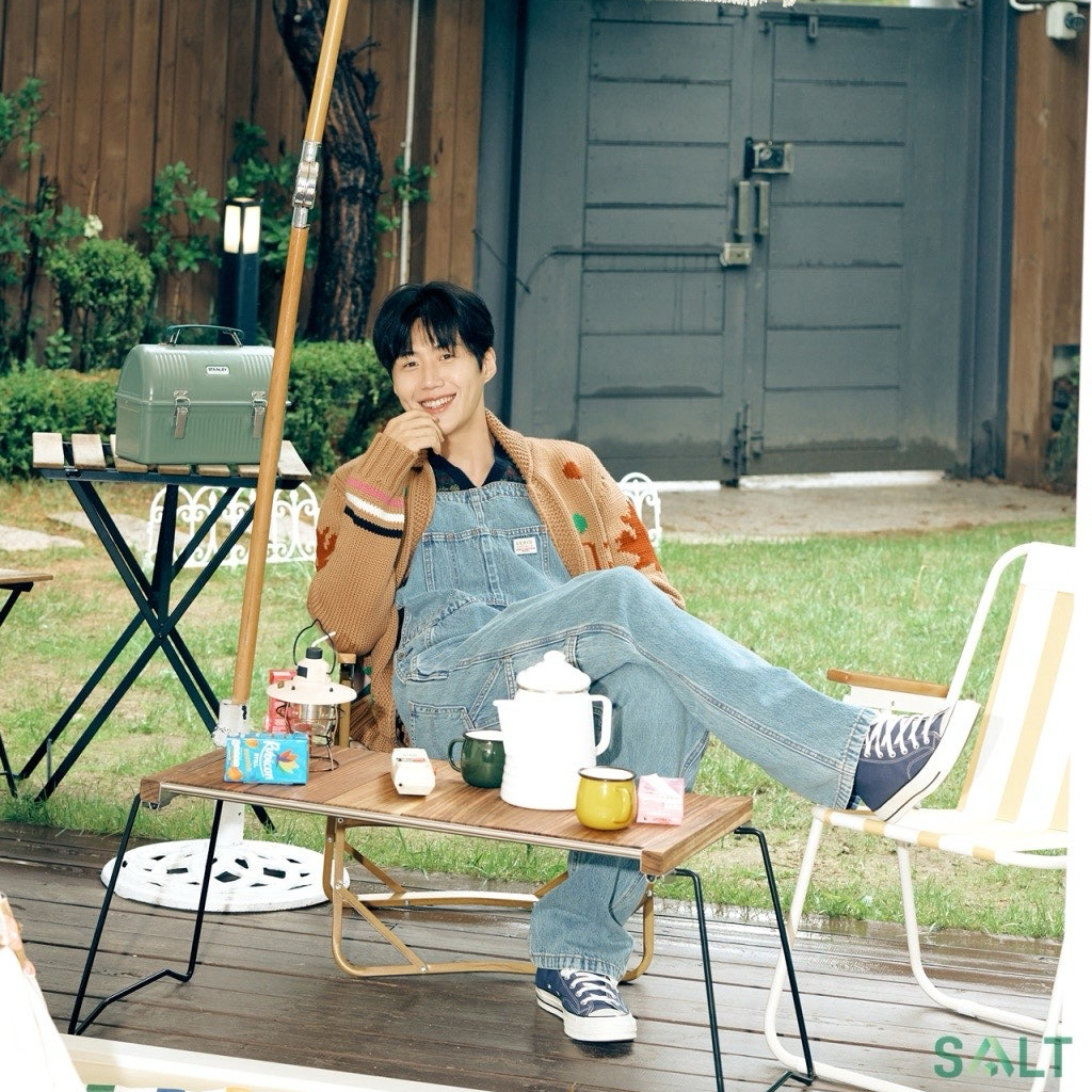 Behind-the-scenes cut of Kim Seonho