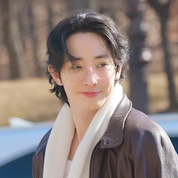 Behind-the-scenes cut of Lee Soohyuk
