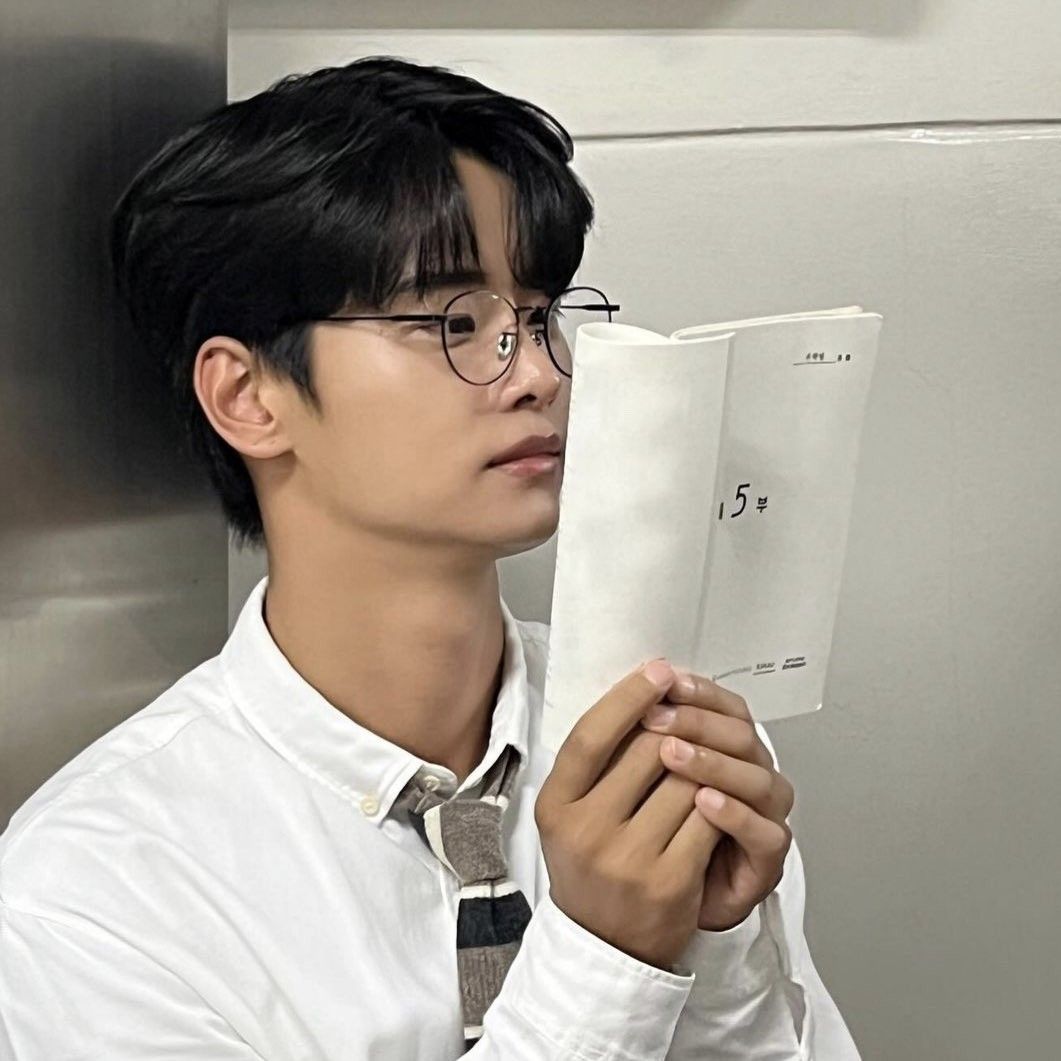 A moment captured by a fan of Cha Hakyeon (N)