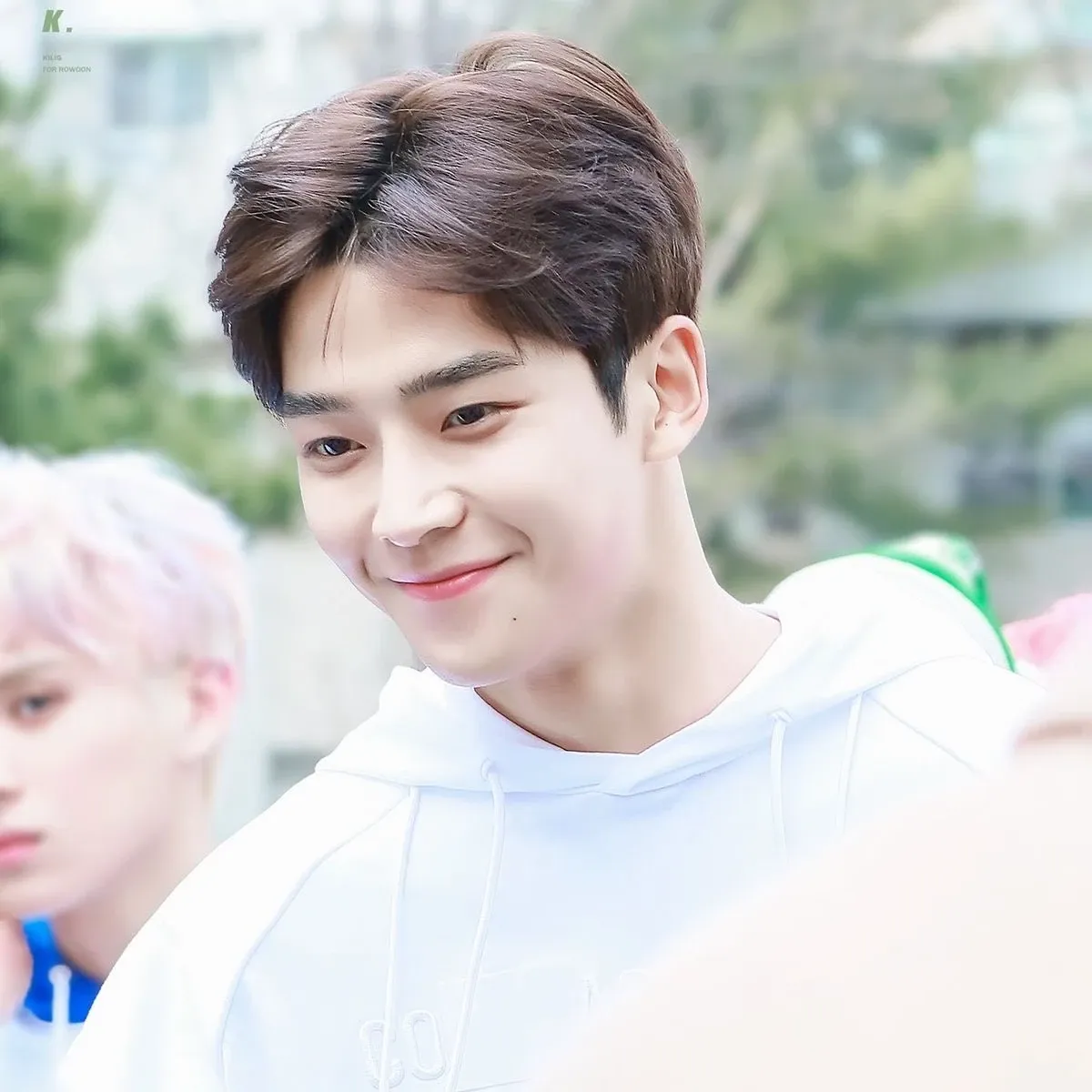 Cuplikan di balik layar dari Rowoon