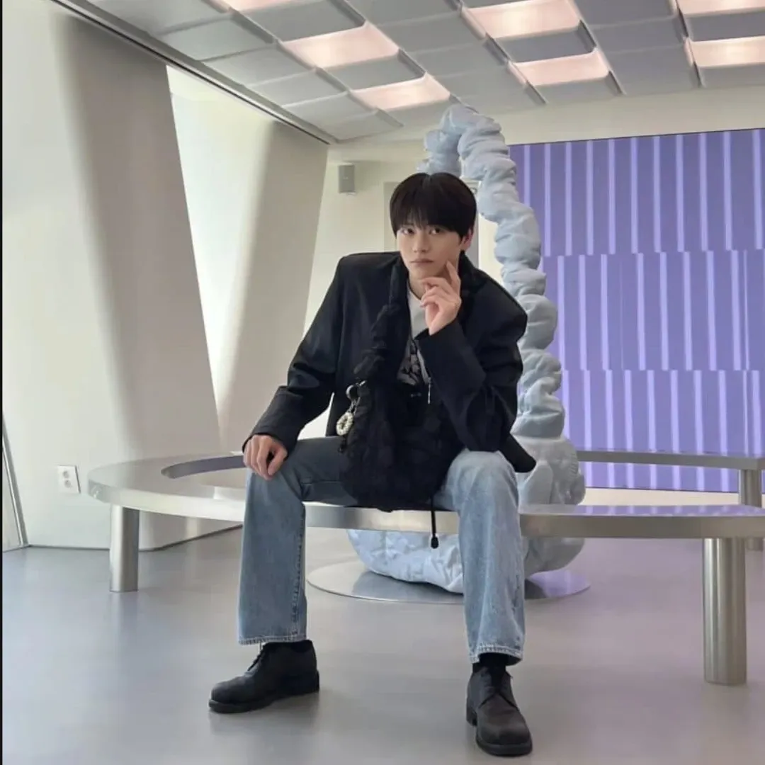 Behind-the-scenes cut of Yook Sungjae
