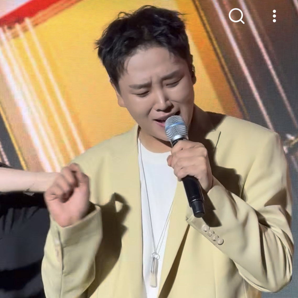 Recent activity shot of Song Minjun