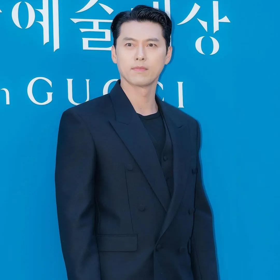 A moment captured by a fan of Hyun Bin