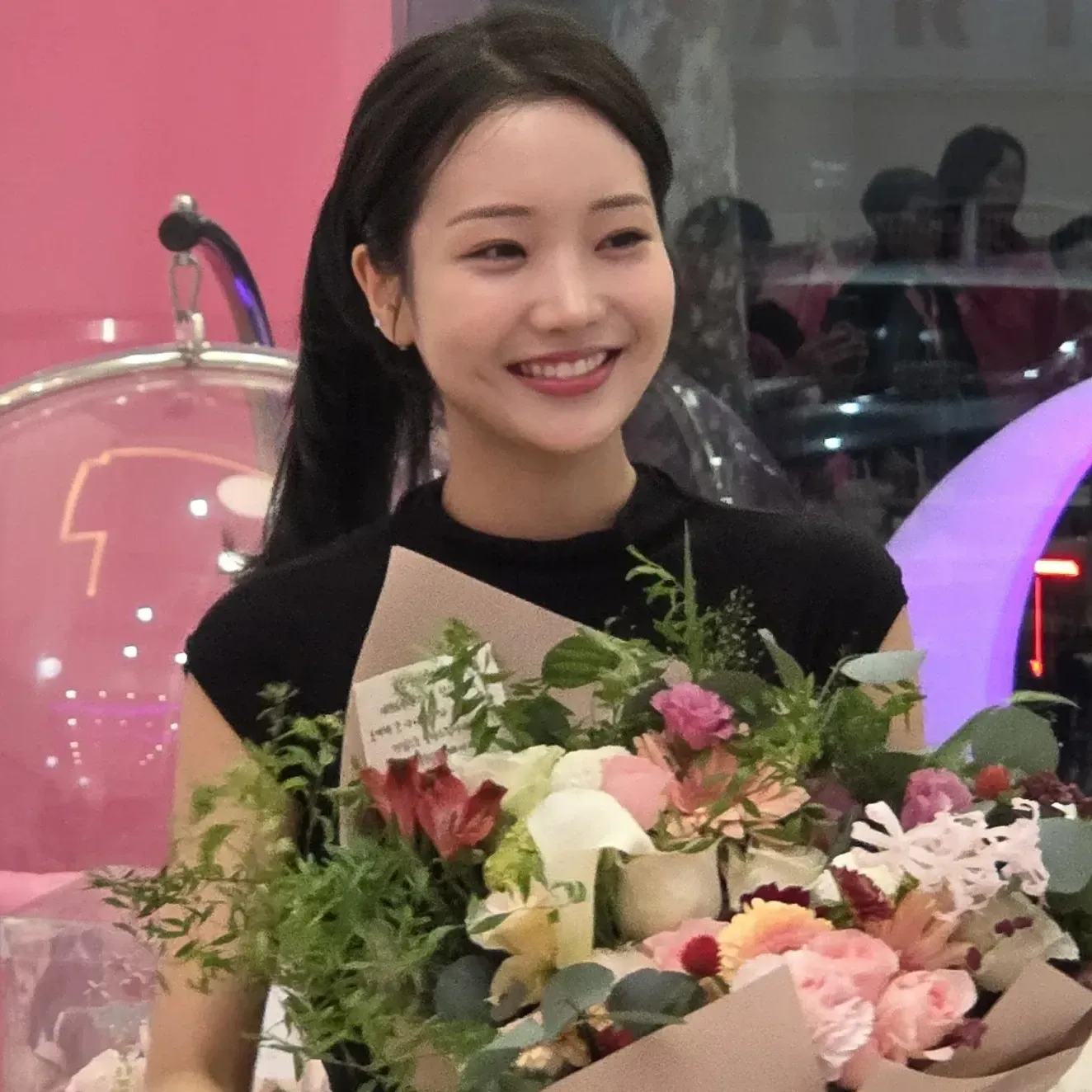 Behind-the-scenes cut of Kim Soyeon (2004)