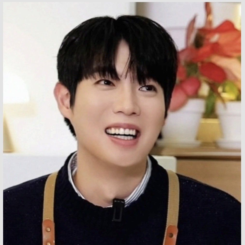 A moment captured by a fan of Son Taejin