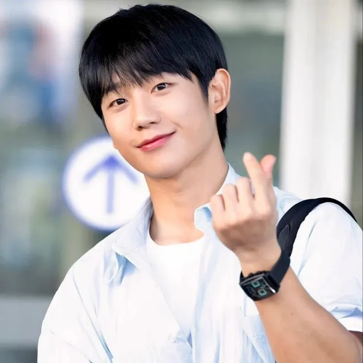 Recent activity shot of Jung Haein