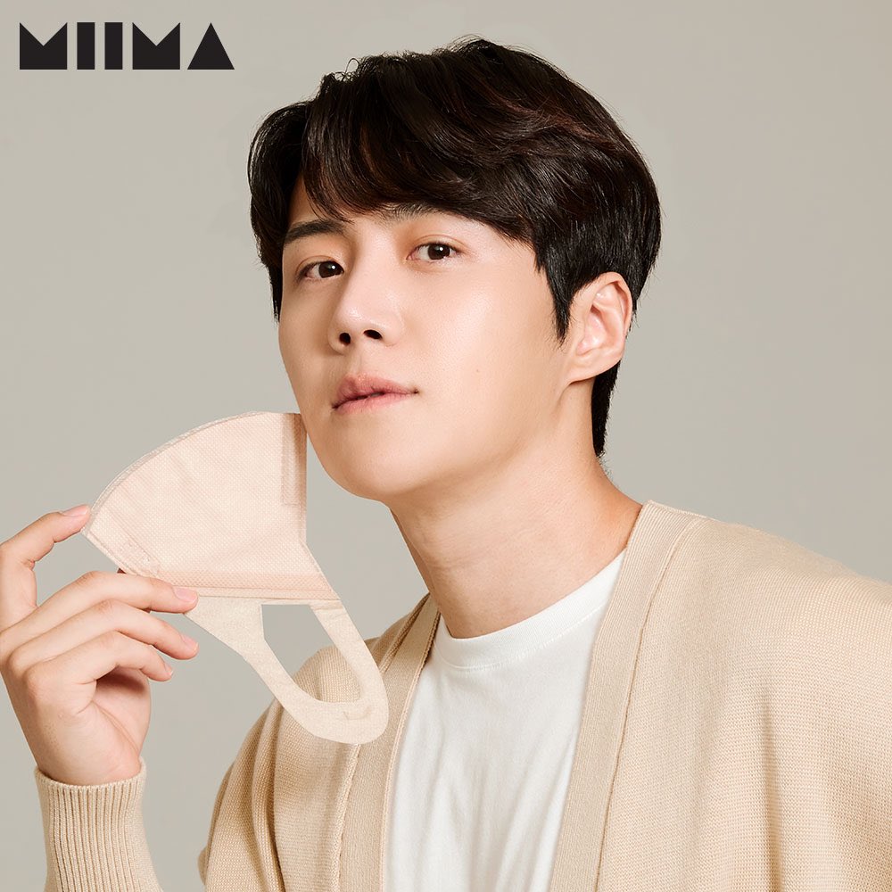 Behind-the-scenes cut of Kim Seonho