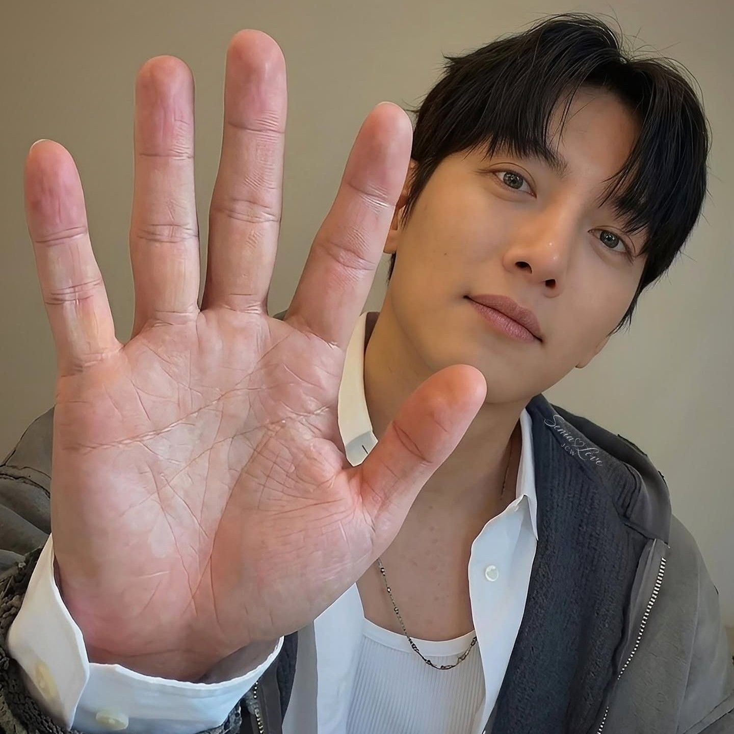 粉丝拍下的池昌旭瞬间