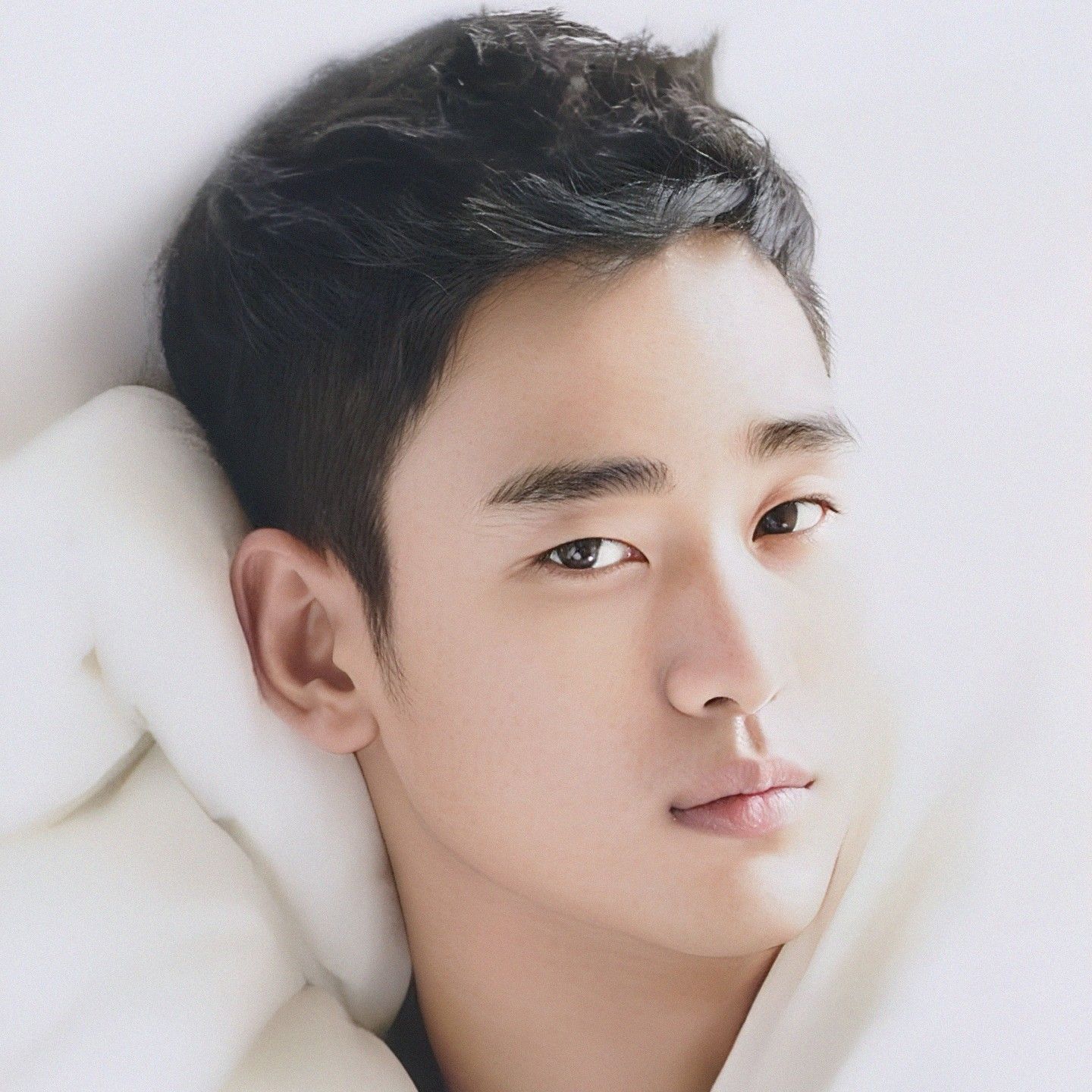 Behind-the-scenes cut of Kim Soohyun