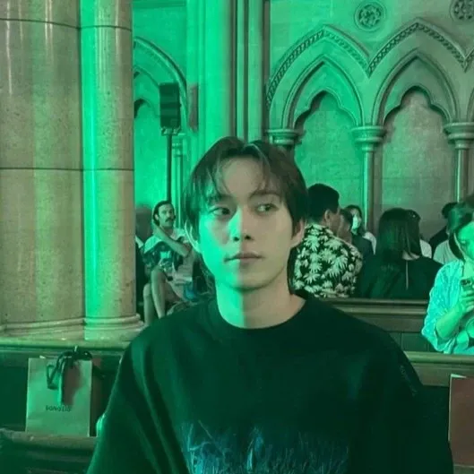 Behind-the-scenes cut of Kim Youngdae