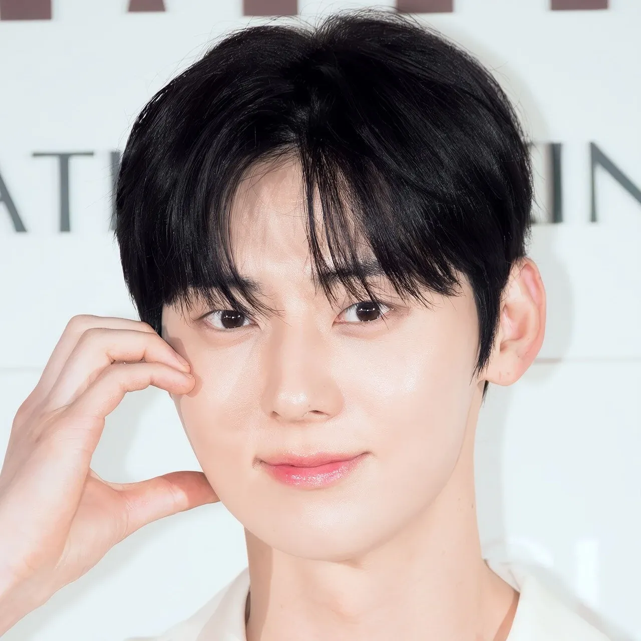 A moment captured by a fan of Hwang Minhyun