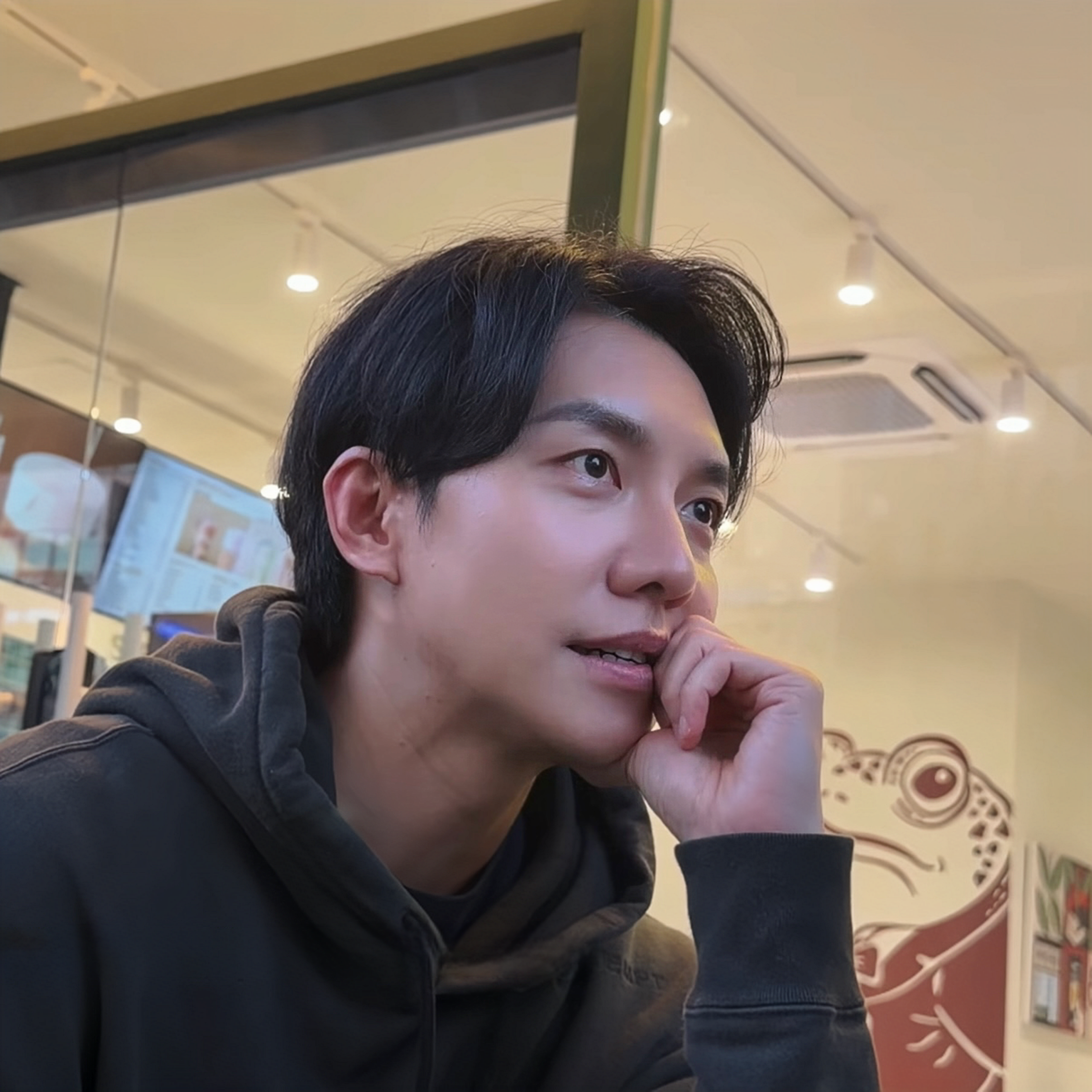 Foto kegiatan terbaru dari Lee Seunggi