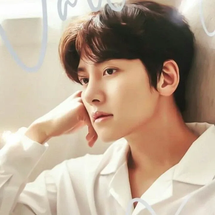 Behind-the-scenes cut of Ji Changwook