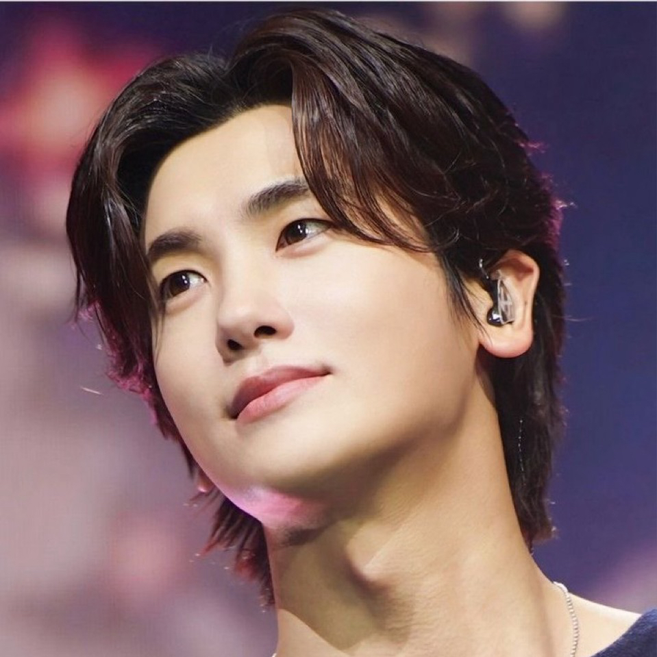 Behind-the-scenes cut of Park Hyungsik