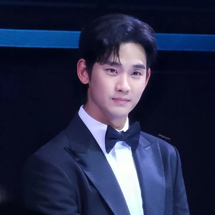 Recent activity shot of Kim Soohyun