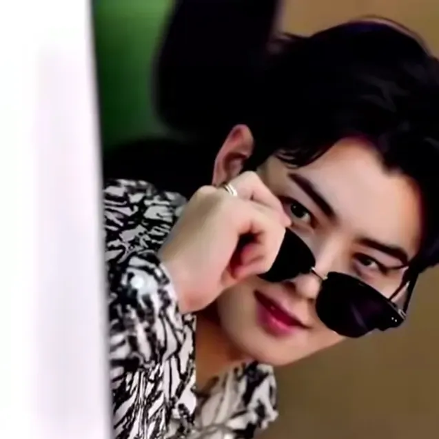Recent activity shot of Cha Eunwoo