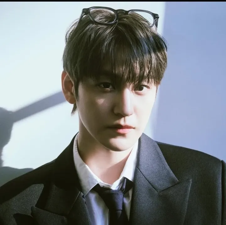 Behind-the-scenes cut of Kim Bum