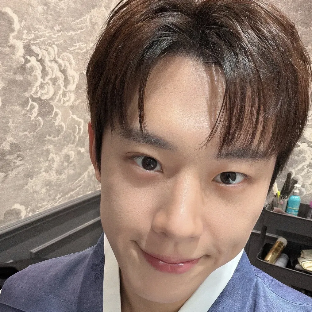Recent activity shot of Kim Sungcheol