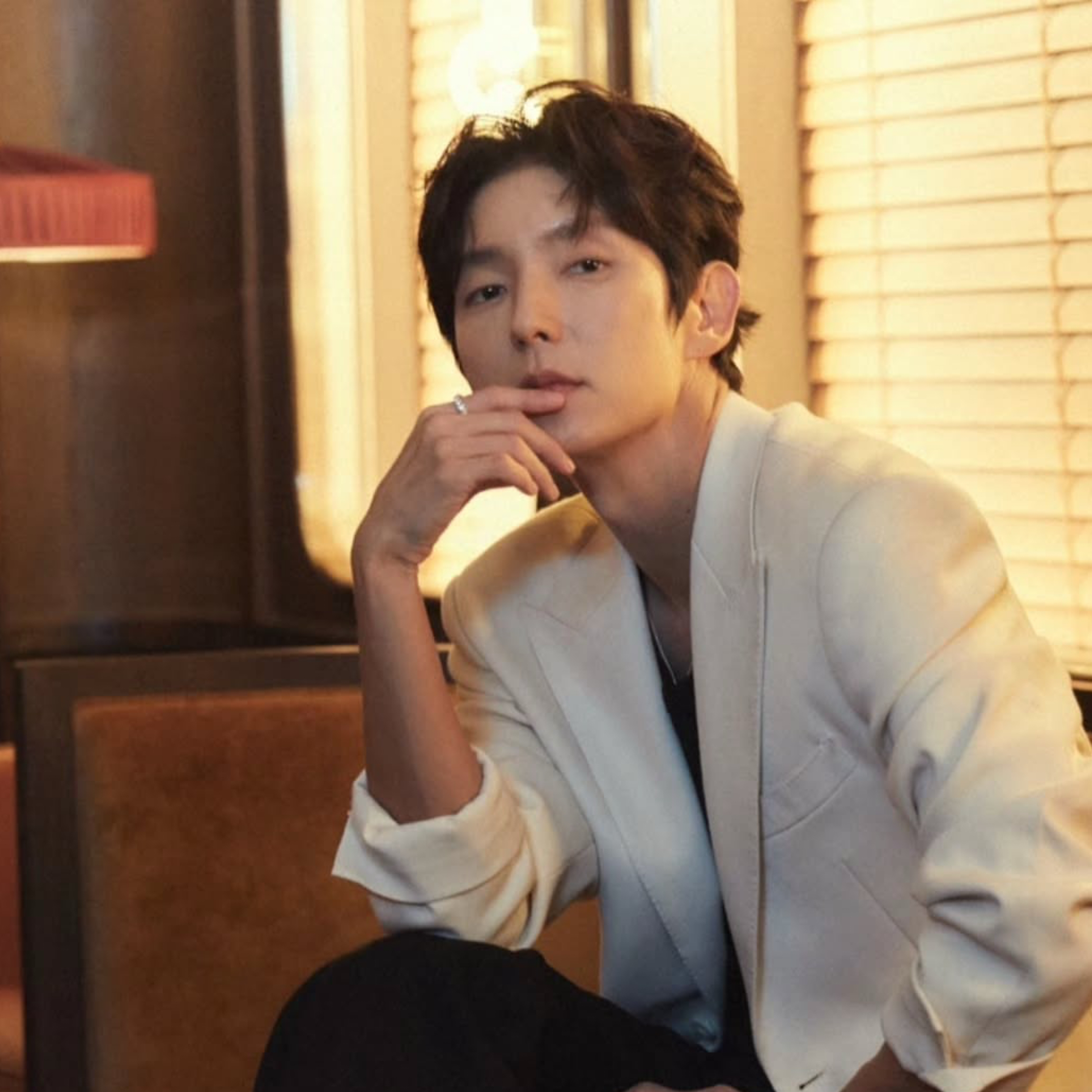 Behind-the-scenes cut of Lee Joongi