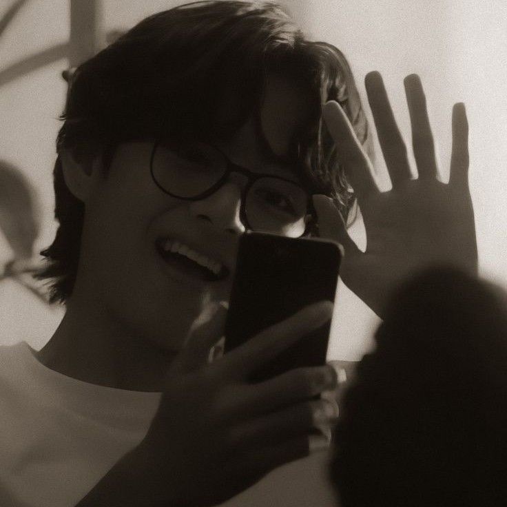 Latest photo of Kim Taehyung (V)