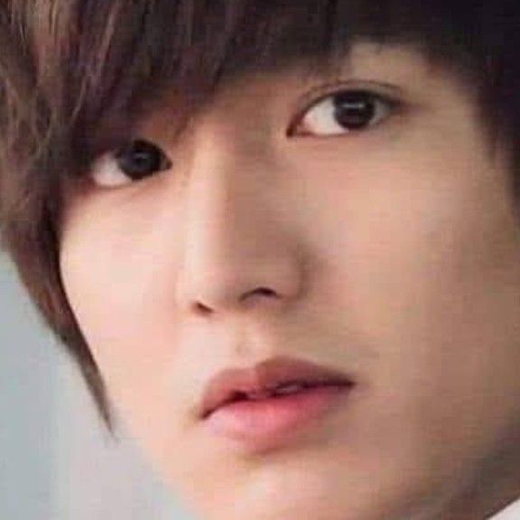 イ・ミンホの最近の活動ショット