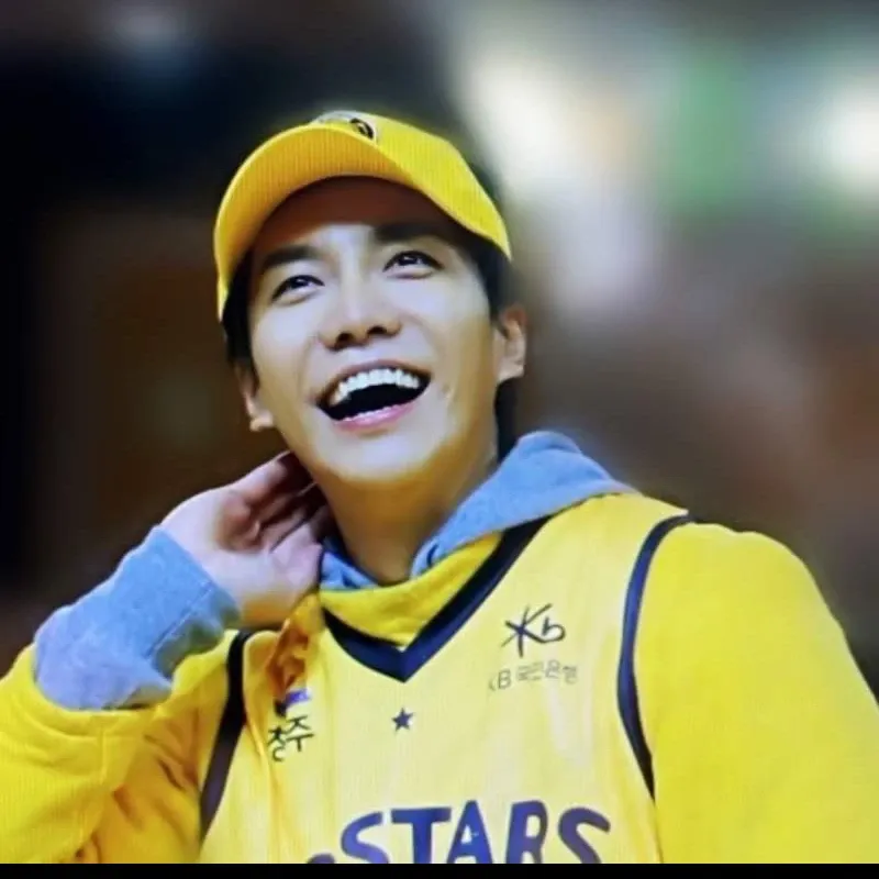 Foto kegiatan terbaru dari Lee Seunggi
