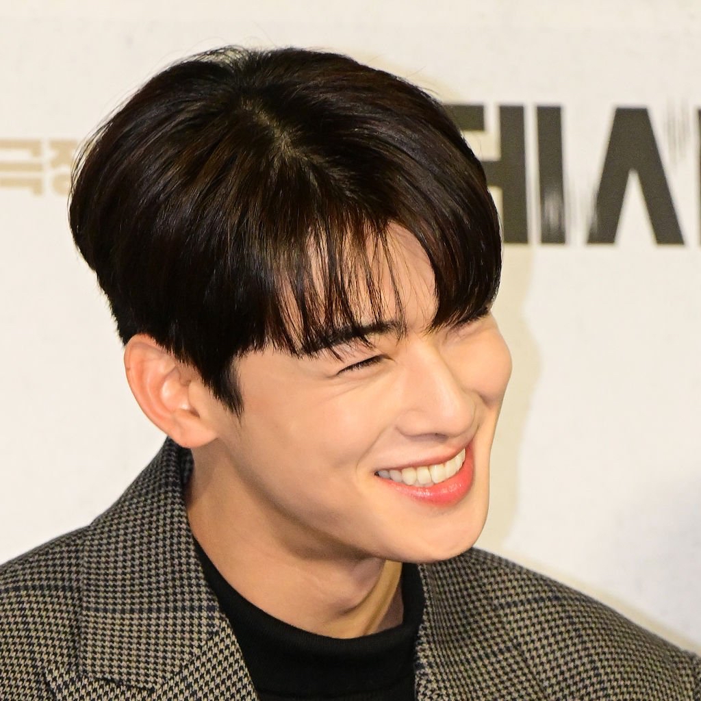 Latest photo of Cha Eunwoo