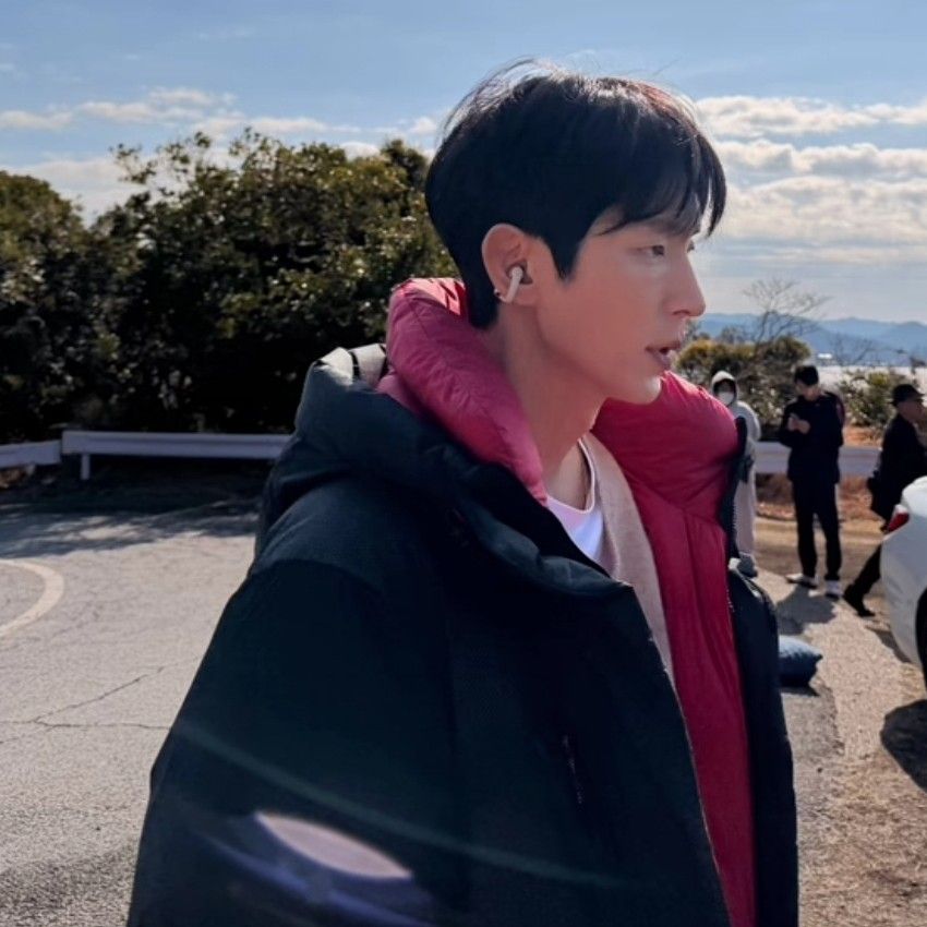 Recent activity shot of Lee Joongi