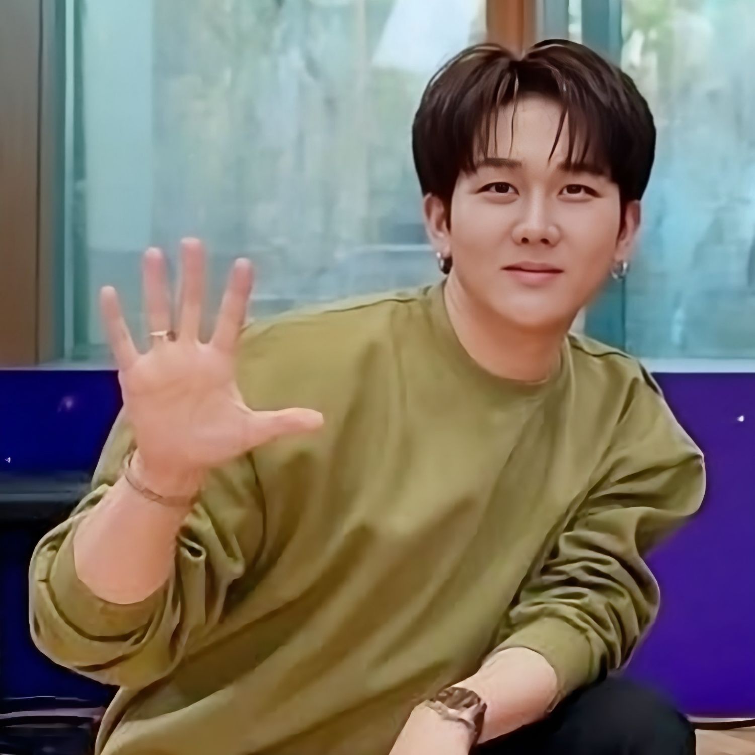 Behind-the-scenes cut of Kim Soochan