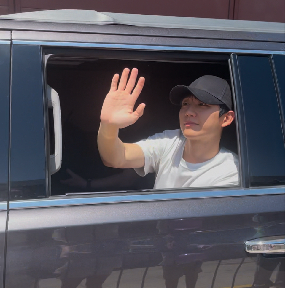 粉絲拍下的丁海寅瞬間