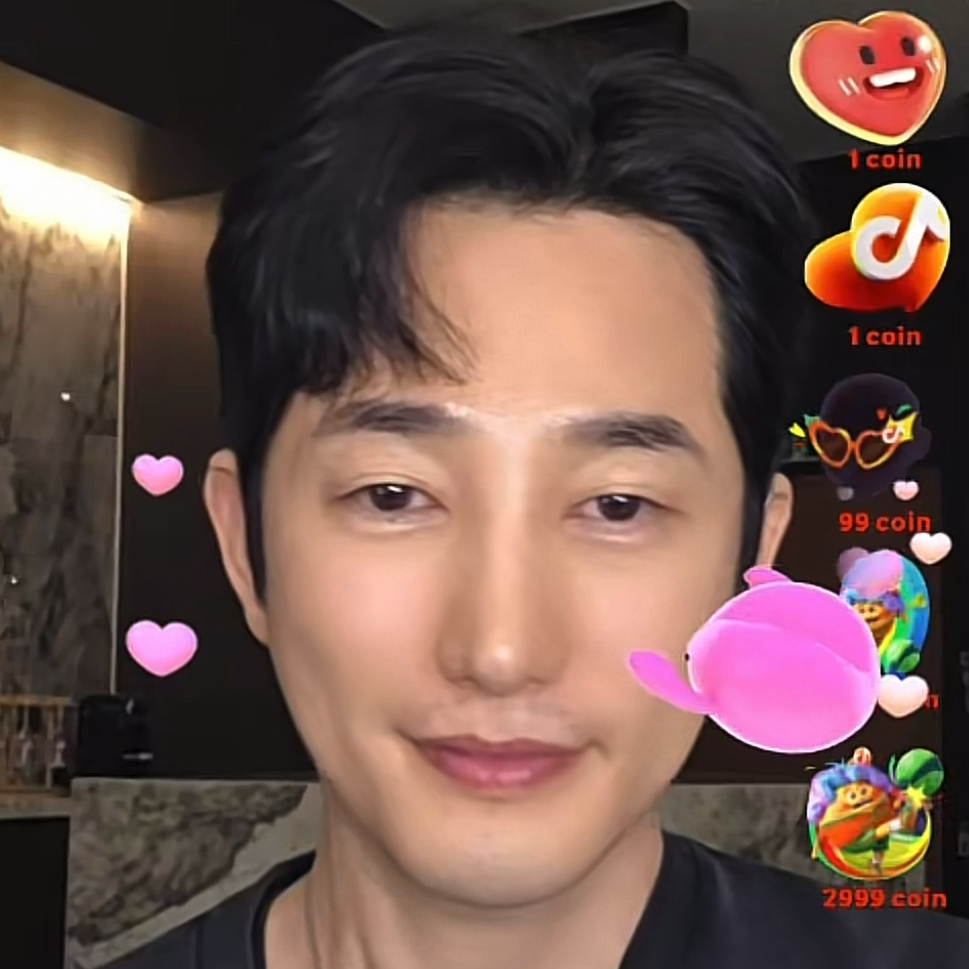 A moment captured by a fan of Park Sihoo