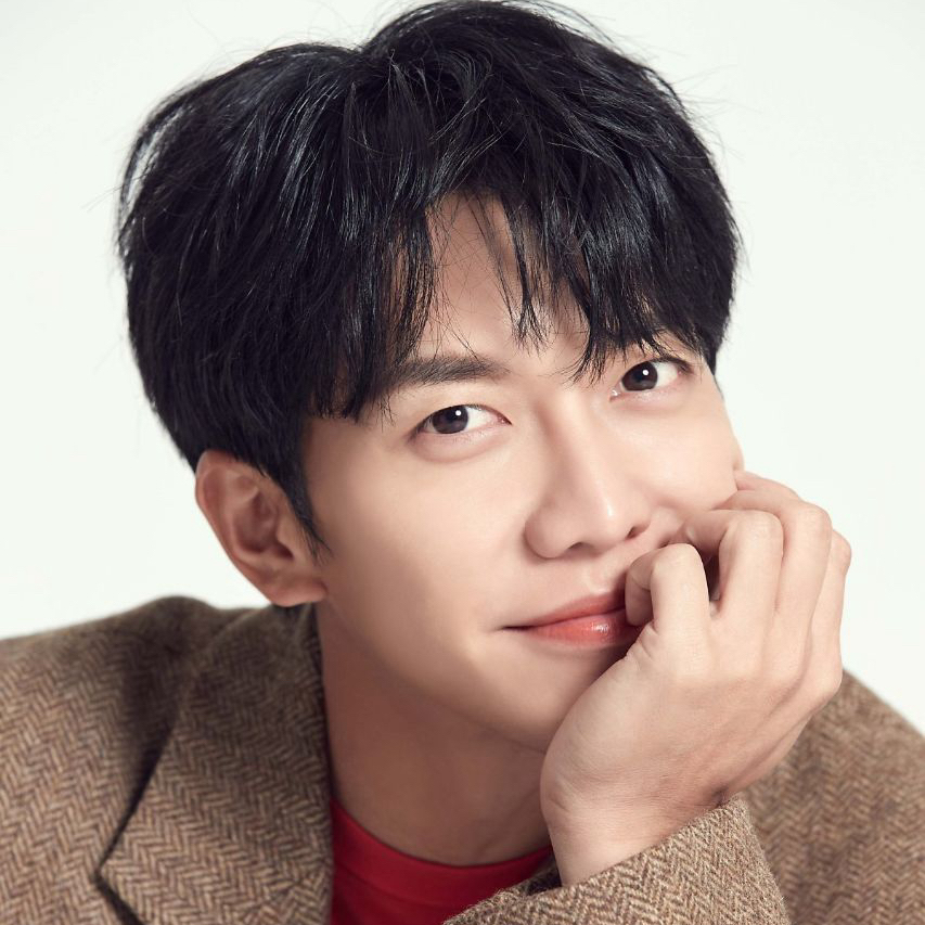 Latest photo of Lee Seunggi