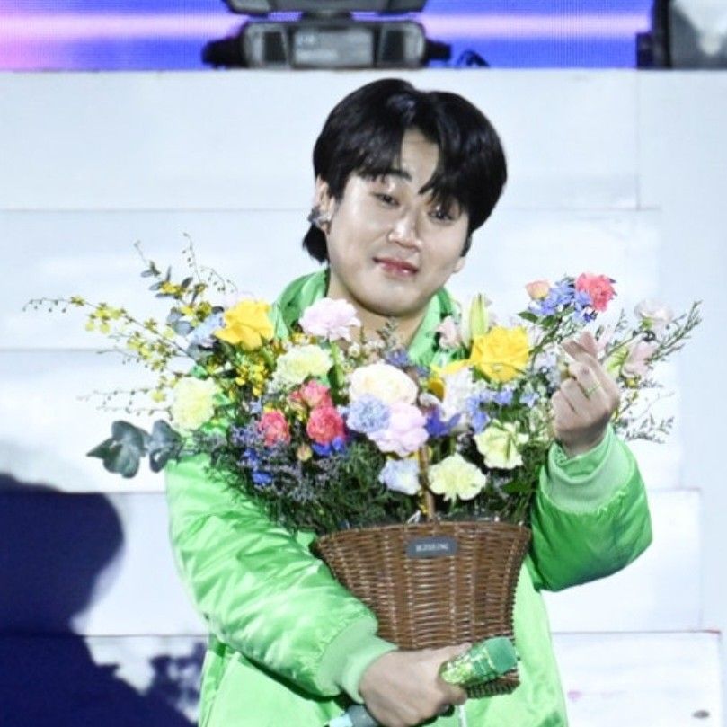 Behind-the-scenes cut of Hwang Youngwoong