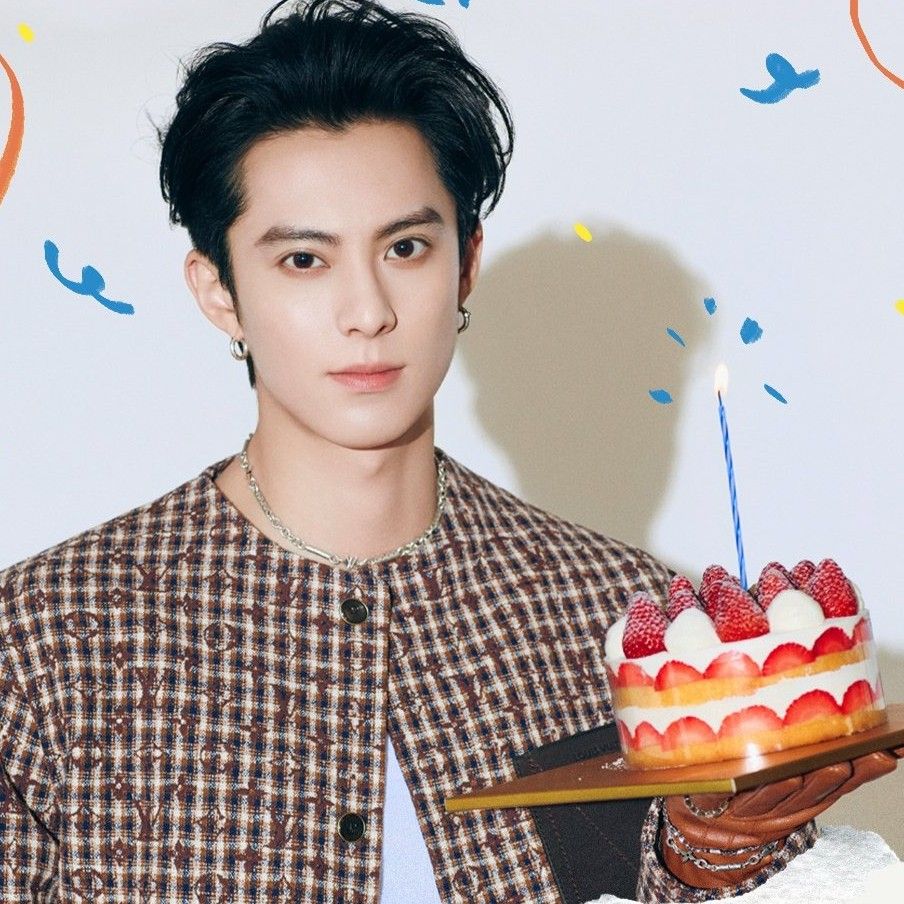 A moment captured by a fan of Dylan Wang