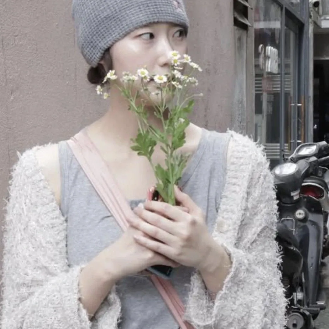 Behind-the-scenes cut of Han Yeji
