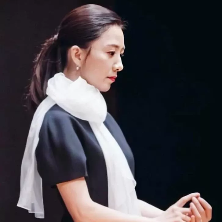 A moment captured by a fan of Kim Heeae
