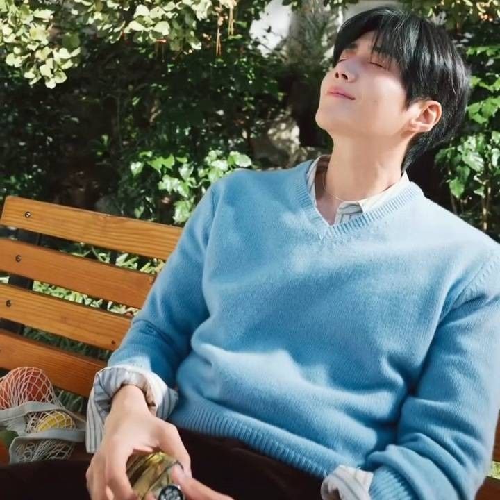 A moment captured by a fan of Kim Seonho