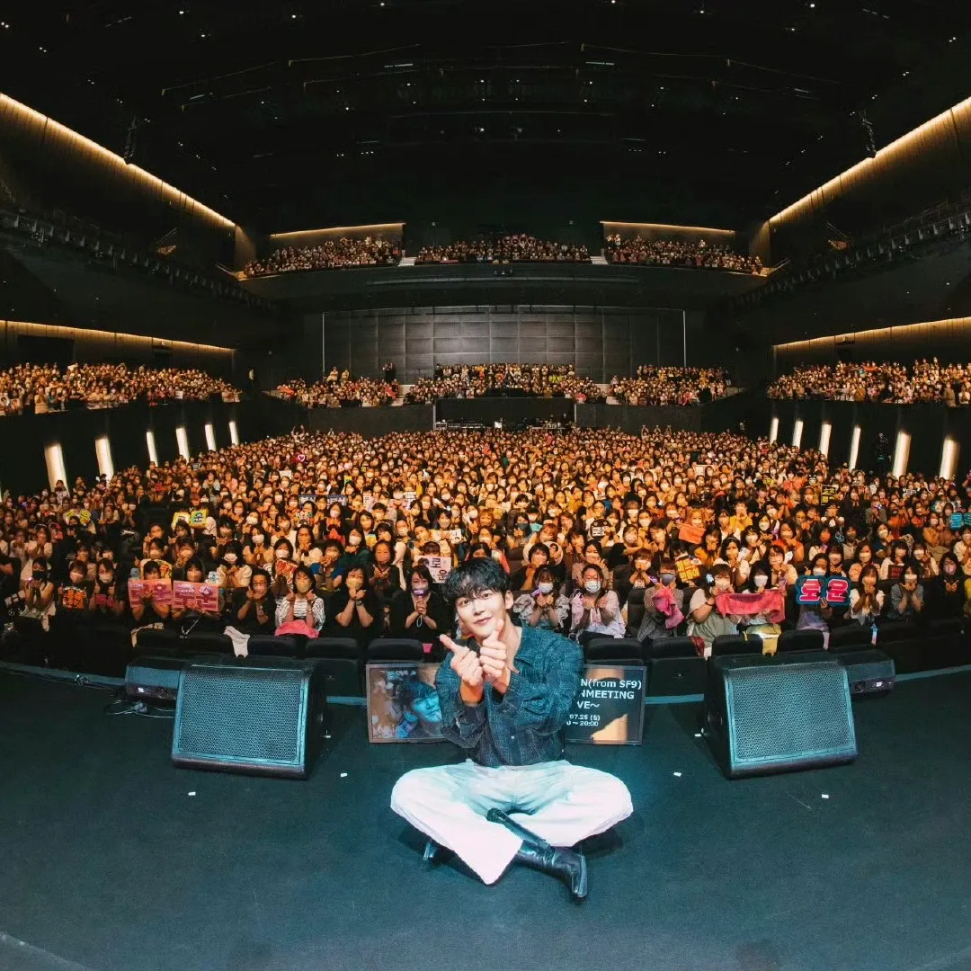 Foto kegiatan terbaru dari Rowoon
