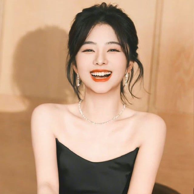 Latest photo of Tan Song Yun