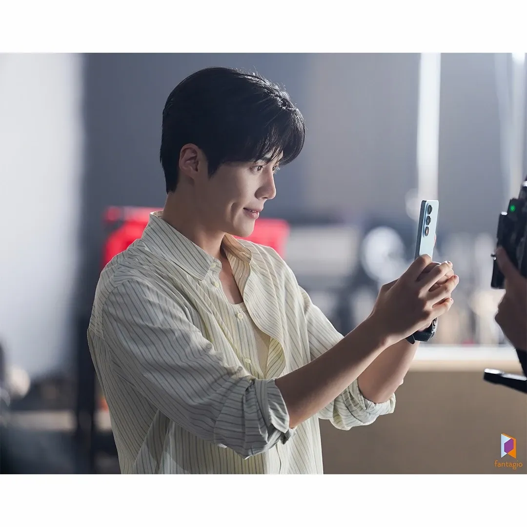 A moment captured by a fan of Kim Seonho