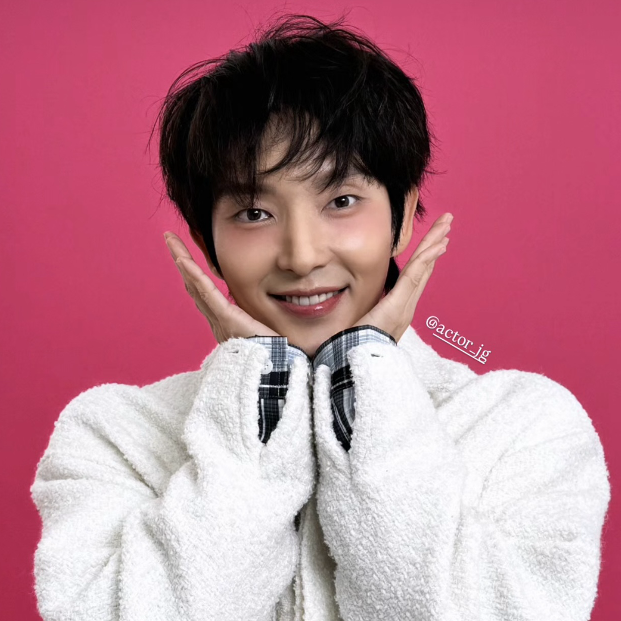 Behind-the-scenes cut of Lee Joongi