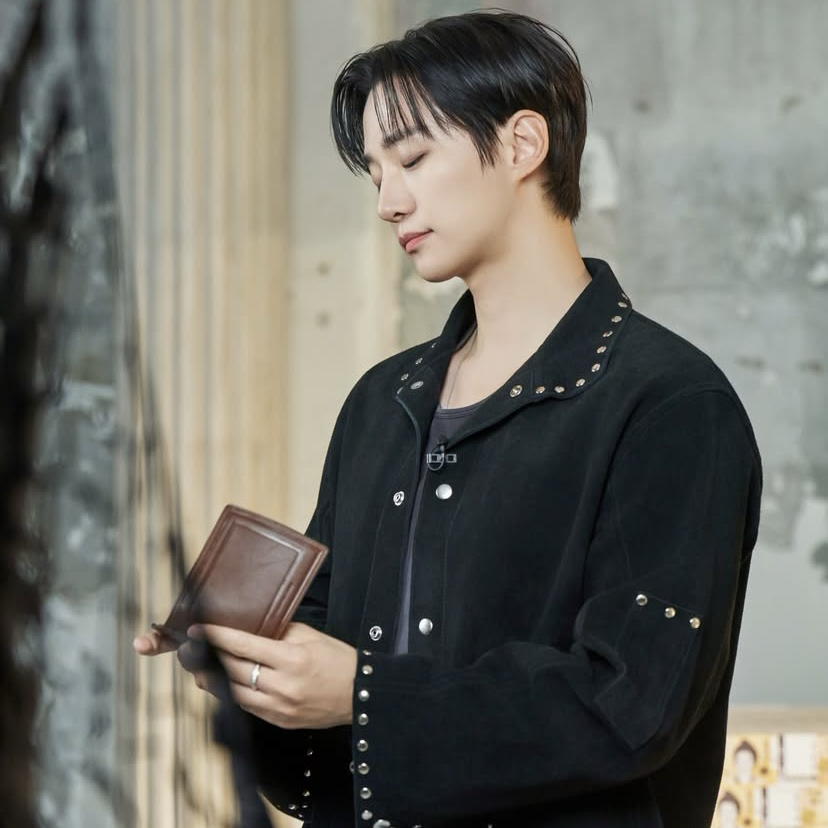 イ・ジュノの最近の活動ショット