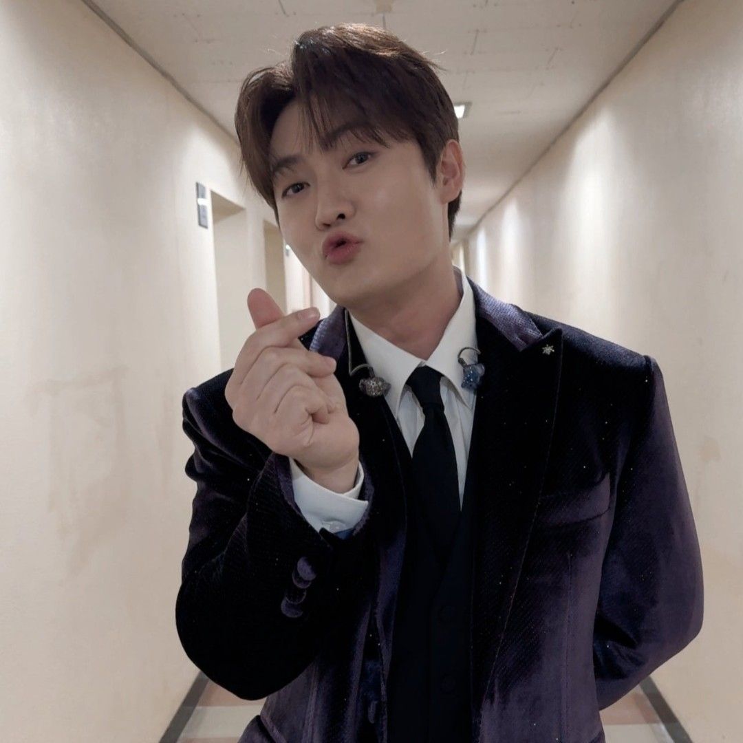 Behind-the-scenes cut of Son Binah