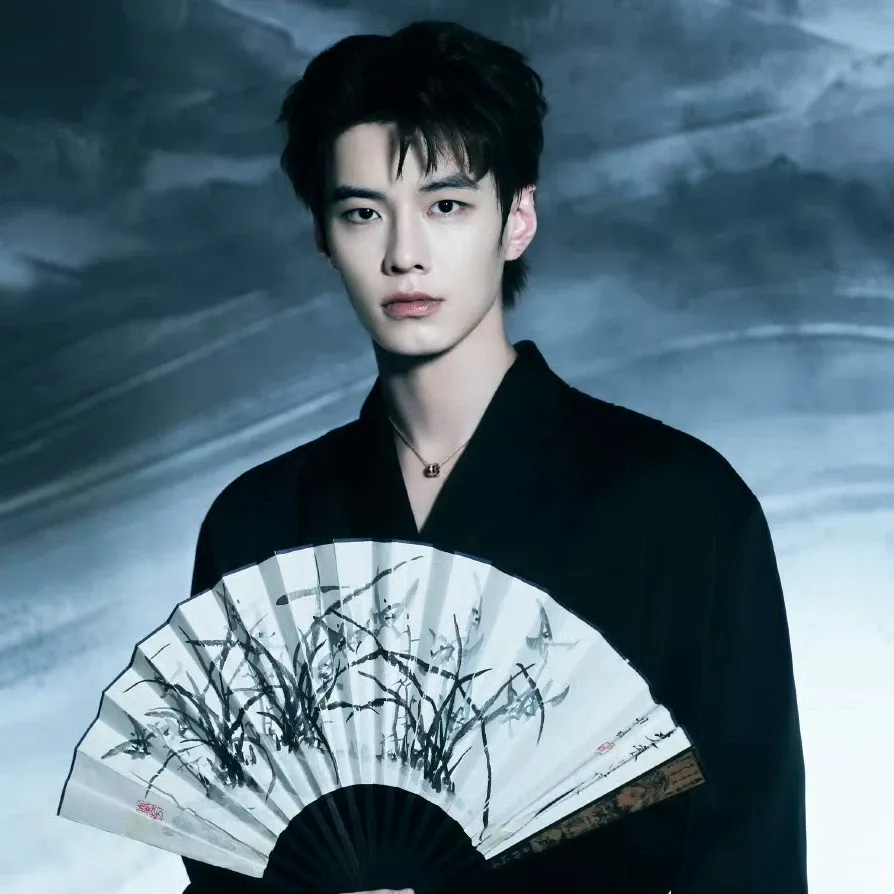Recent activity shot of He Yu