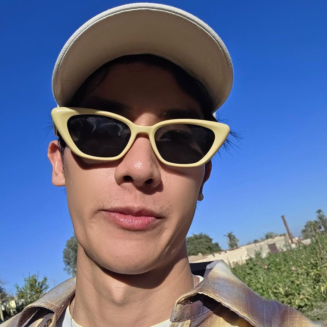 Behind-the-scenes cut of Tay Tawan Vihokratana